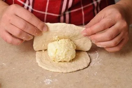 Tészta KHACHAPURI recept egy fotó