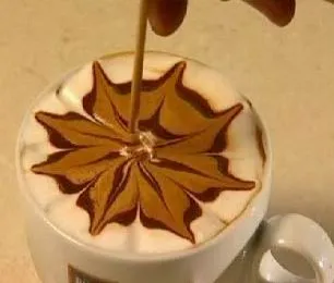 latte de decorare și cappuccino