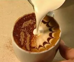 latte de decorare și cappuccino