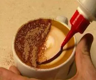 latte de decorare și cappuccino