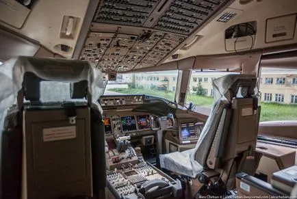 Boeing 777 sau a unei aeronave care zboara mai departe, știri fotografie