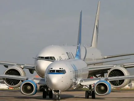 Boeing 777 sau a unei aeronave care zboara mai departe, știri fotografie