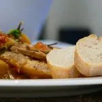 Fettuccine cu carne de pui într-un sos cremos