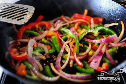 Fettuccine csirkével, paradicsom és paprika - lépésről lépésre recept fotók