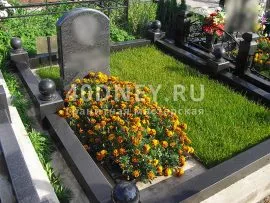 Gazon în cimitir de atelier „40 de zile“