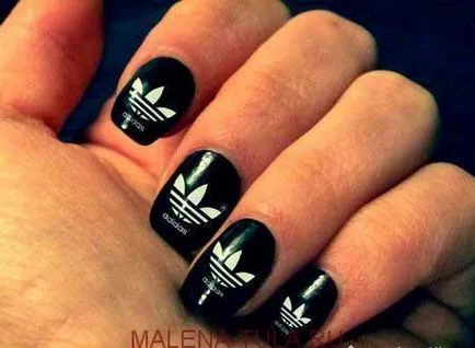 Фото Fashion Nails 2017 logomaniya и brendomaniya, нокти дизайнерски идеи