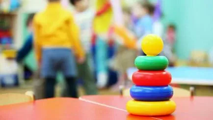 Care sunt piramidele de jucării educative pentru copii și revizuirea primelor sfaturi privind alegerea