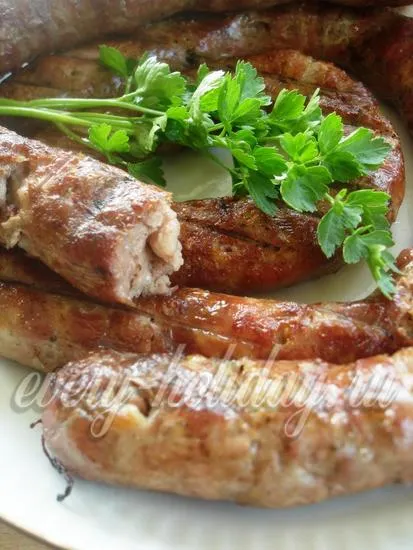 Cum să se pregătească cârnați de casă de carne de porc