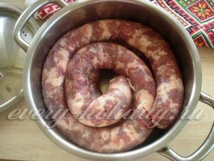 Cum să se pregătească cârnați de casă de carne de porc