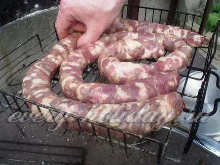 Cum să se pregătească cârnați de casă de carne de porc