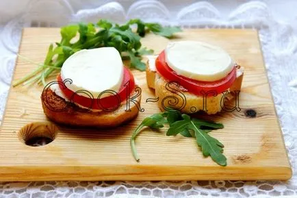 Bruschetta paradicsommal és mozzarellával - lépésről lépésre recept fotókkal snack