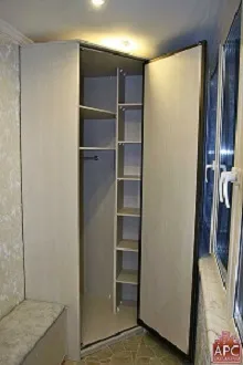 Как да си направим ъглов шкаф на балкона или лоджия със снимки
