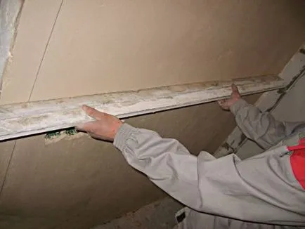 Hogyan, hogy összehangolják a fal a fürdőszobában alatt csempe, festés