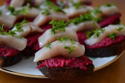 Canapes nyaralás asztalra Canapes a fotó fotó nyársat, szendvicsekkel egyszerű fotó ötletek