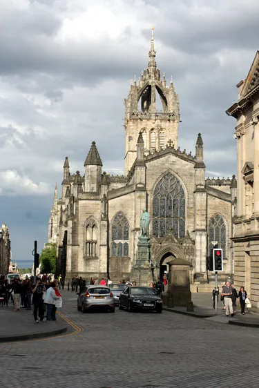 Royal Mile Scoția, în mod independent