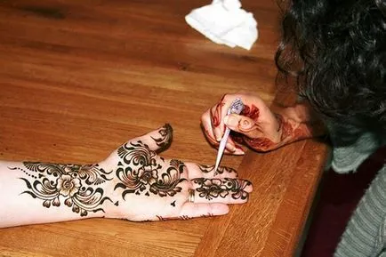 Új nyári hobbi - henna tetoválás