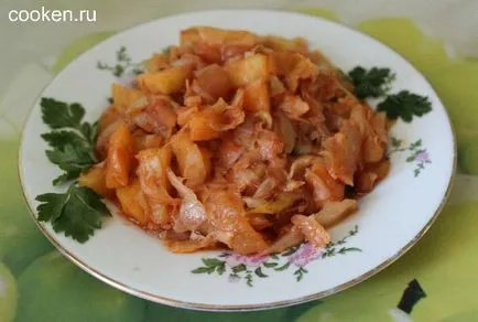 Зеленчукова яхния с картофи и кисело зеле - рецепта със снимки