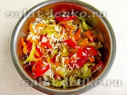 Zöldség saláta rizs, paradicsom és paprika, recept