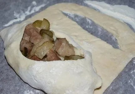 Pite hús, burgonya, uborka recept, lépésről lépésre fotó