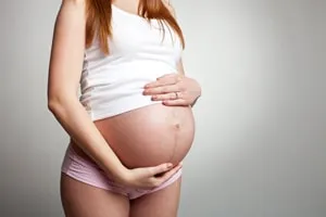 Miért kapok egy sötét csík a has terhesség alatt