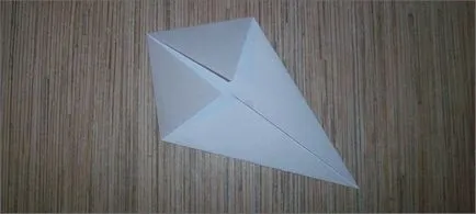 Hóvirág origami mester-osztály a modellezés, a papír meg a kezét