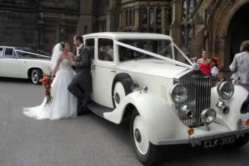 Kölcsönzése és bérbeadása veterán autók esküvői Moszkvában