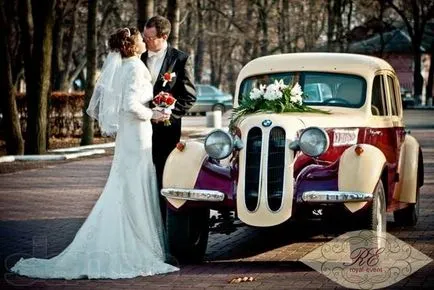 Отдаване под наем на ретро автомобили за сватба в Москва