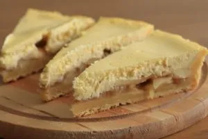 Torta receptje krémsajttal a sütőben készül a kedvenc sütemény