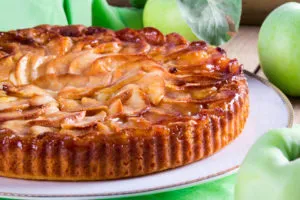 Torta receptje krémsajttal a sütőben készül a kedvenc sütemény