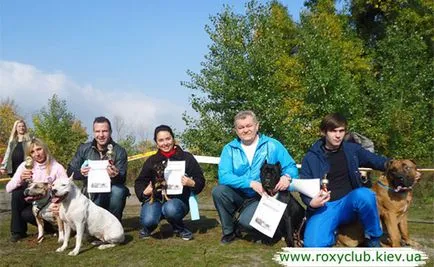 Roxy csapat - Dog Training Center képzés kutyák minden fajta jegyek