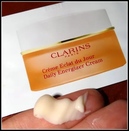 Clarins дневен крем, който дава на блясъка на кожата