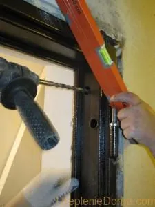 Încălzirea ușilor de lemn din metal sau cu mâinile