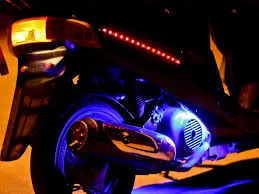 Instalarea de iluminare din spate diodă pe un scuter, speedscooter