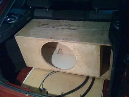 Plasarea subwoofer-ul în hatchback Priora