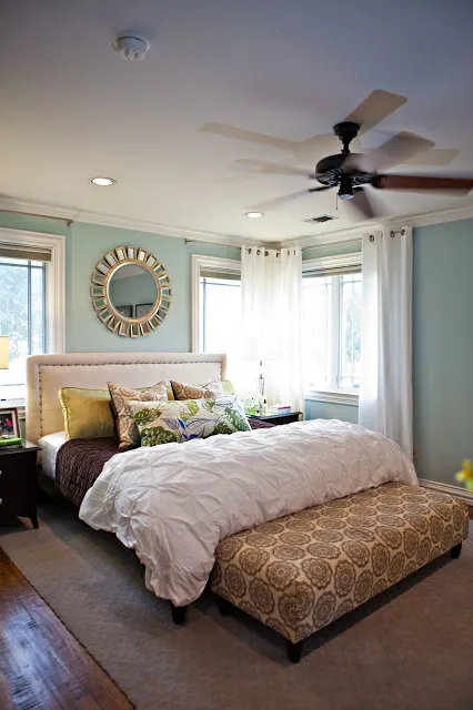 6 moduri, cum de a decora spațiul de deasupra decor perete pat