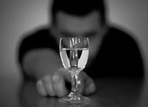 Gyomorfájás után alkohol okai fájdalom, az alkohol hatásait