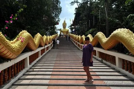 Big Buddha, és egy megfigyelő fedélzeten a hegyen Pattaya