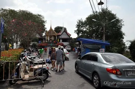 Big Buddha, és egy megfigyelő fedélzeten a hegyen Pattaya