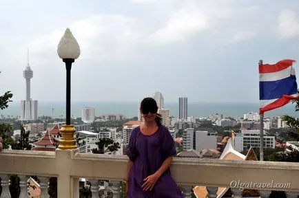 Big Buddha, és egy megfigyelő fedélzeten a hegyen Pattaya