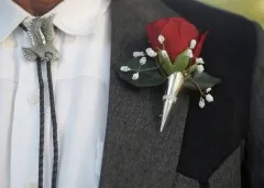 Boutonniere a vőlegény - menyasszony és a vőlegény - esküvő ötletek - fényes esküvő