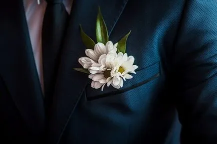 Boutonniere a vőfély Budapesten és a leningrádi régióban