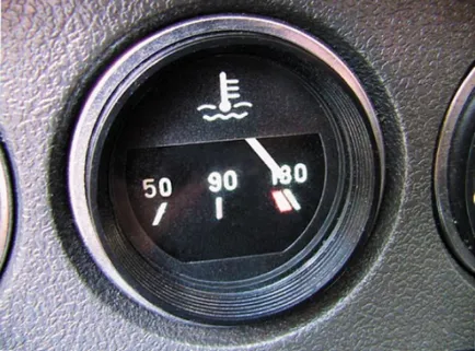 Mi van, ha az autó motorja túlmelegszik