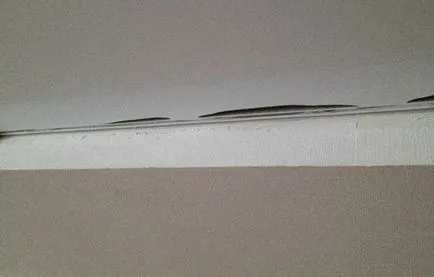 Дупка в окачения таван поправен покрива или промяна на тавана