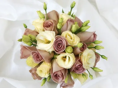 Buchet perfect de lisianthus