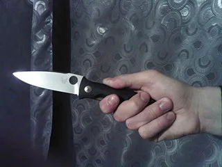 Hogyan tartsa a késsel a kezében - a népszerű fegyver
