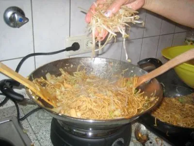 Cum de a găti tăiței chinezești în cutii