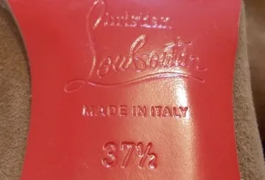 Cum de a distinge reale de la fals Louboutin 1