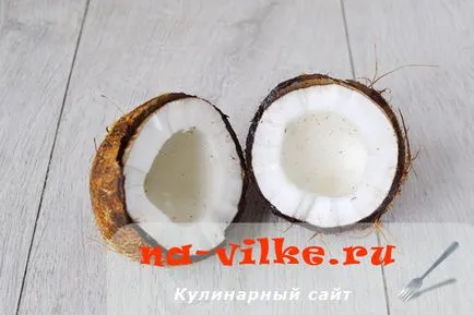 Cum de a deschide o nucă de cocos și de nucă de cocos pentru a face la domiciliu