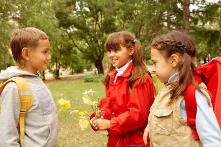 Hogyan segíthet a gyermek fejlesztése kommunikációs osztálytársaival