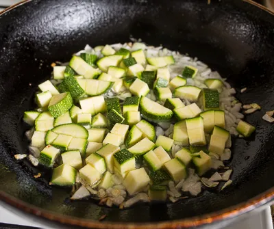 Főzni tészta cukkinivel és koktélparadicsommal - bizonyított lépésről lépésre recept fotók ízletes